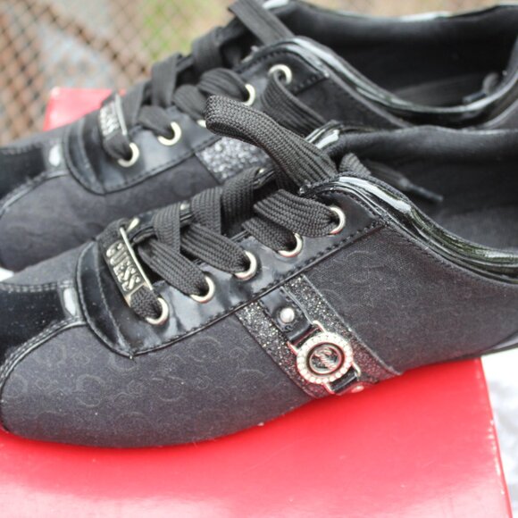 Guess women's sneakers USA 7 EUR 37 - Picture 3 of 7